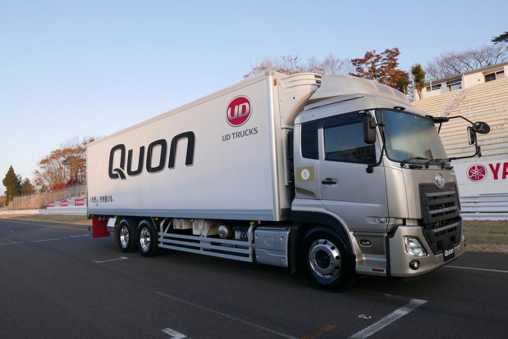 UDトラックスの新型Quon（クオン）最新大型トラックスをドライブする