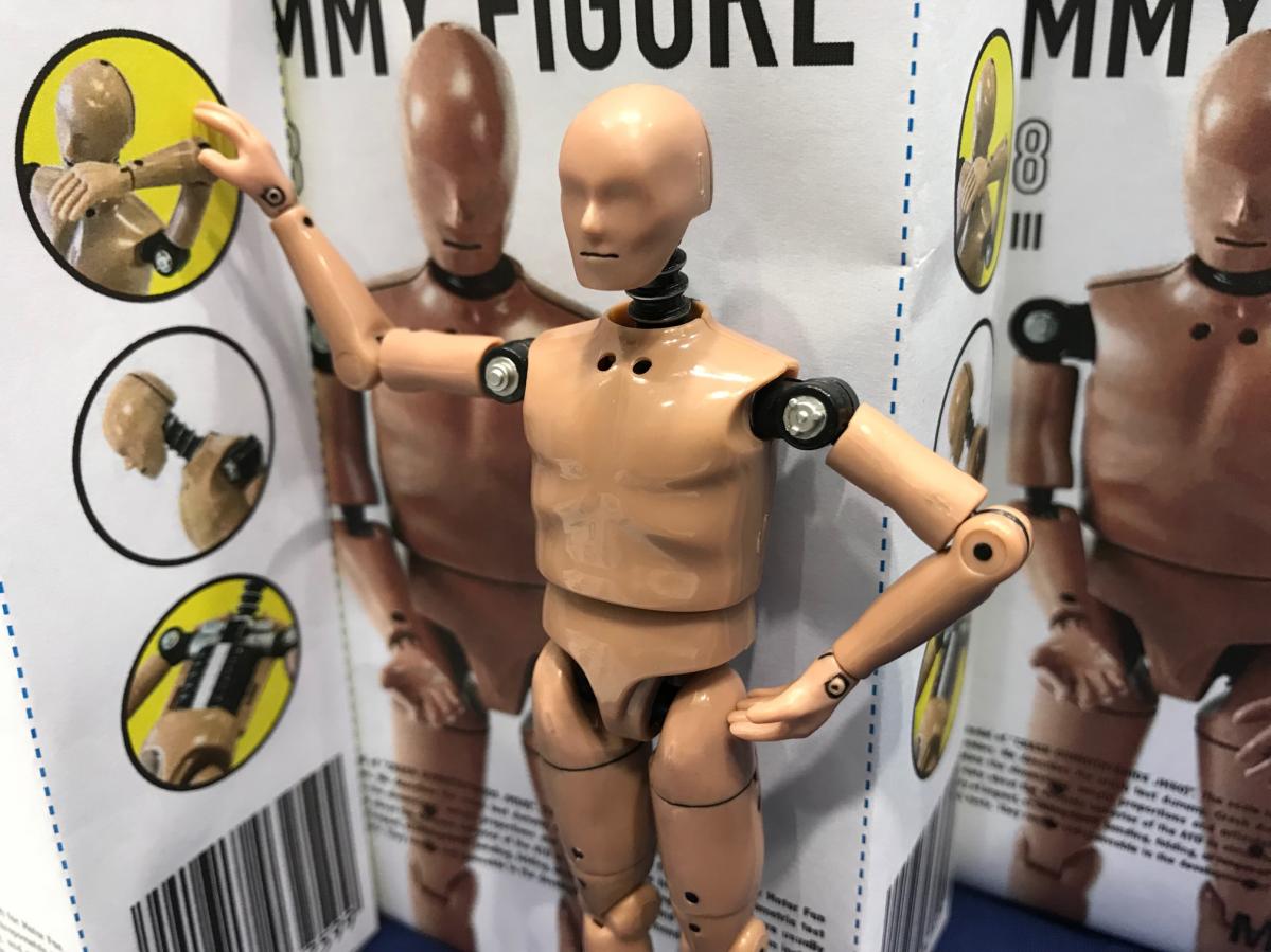 Crash Dummy Figure 通称 人体ダミー君 がブースに登場 人とくるまのテクノロジー展18 横浜 Motor Fantech モーターファンテック