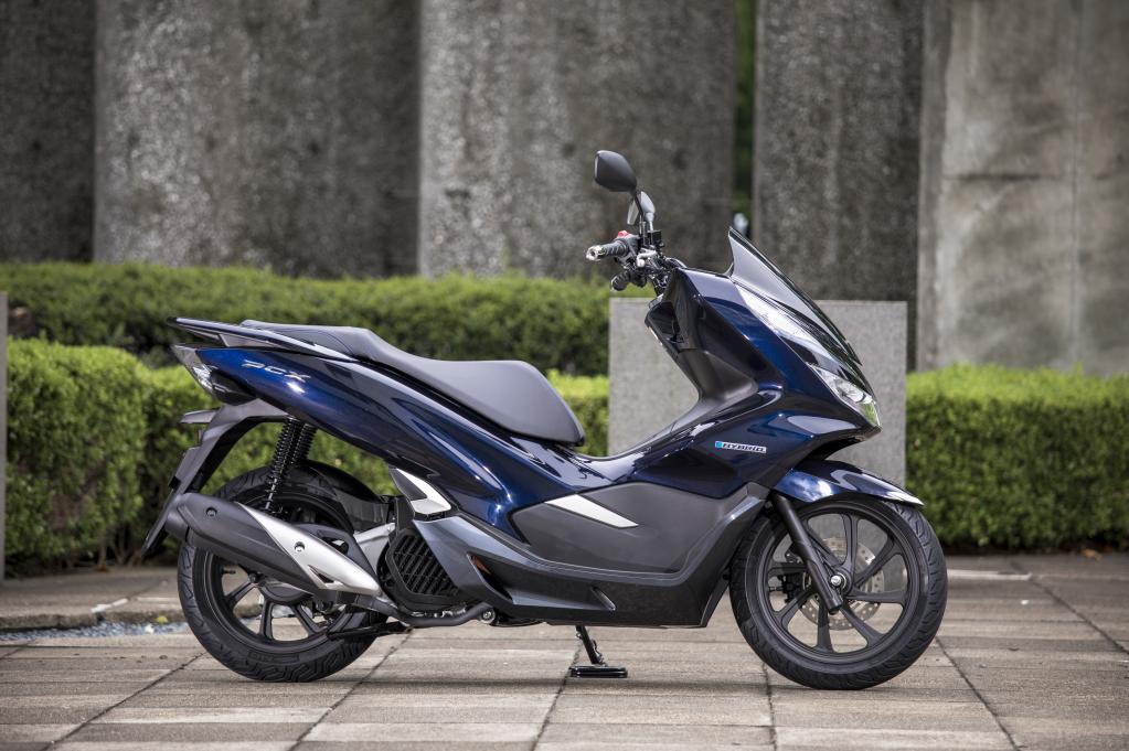 Pcx Pcx150とどちらが買いか Pcxハイブリッド試乗レポート第3弾 Motor Fan Bikes モータファンバイクス