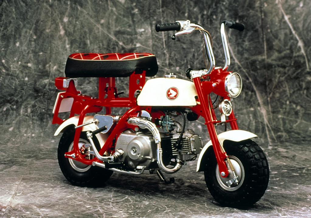 ホンダZ100（1961年）とZ50（1967年）、初代モンキーはどっち 