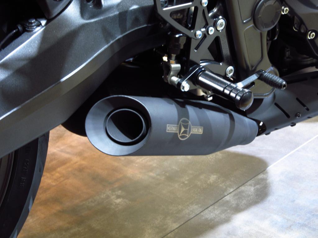 話題のホンダcb650rを速攻でカスタマイズ モリワキのショート管が最高にクール Motor Fan Bikes モータファンバイクス