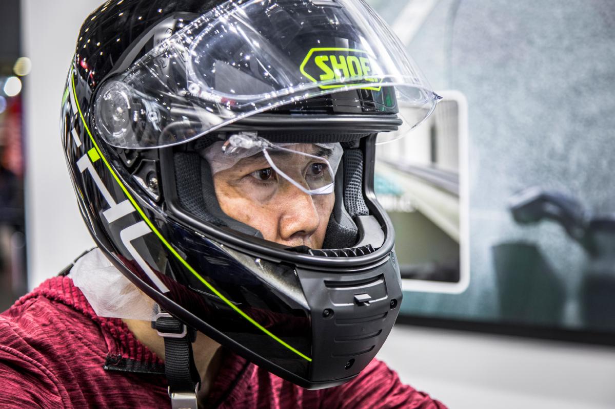 SHOEIがヘルメット用ヘッドアップディスプレイを開発⁉️ 体験してみた。／東京モーターサイクルショー2019｜Motor-Fan Bikes