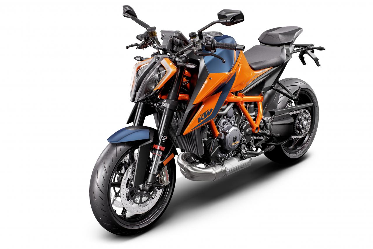 新型KTM 1290スーパーDUKE R｜エンジンとフレームから読み解くKTMの