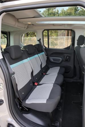 シトロエン ベルランゴで走ってみたら ルノー カングーとはまったく違っていた クロスオーバー ミニバン Suv 試乗記 ミニバン ワンボックス Motor Fan モーターファン