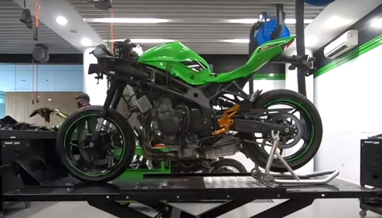 ZX-25R ZX-4R a-tech カーボンラムエアカバー