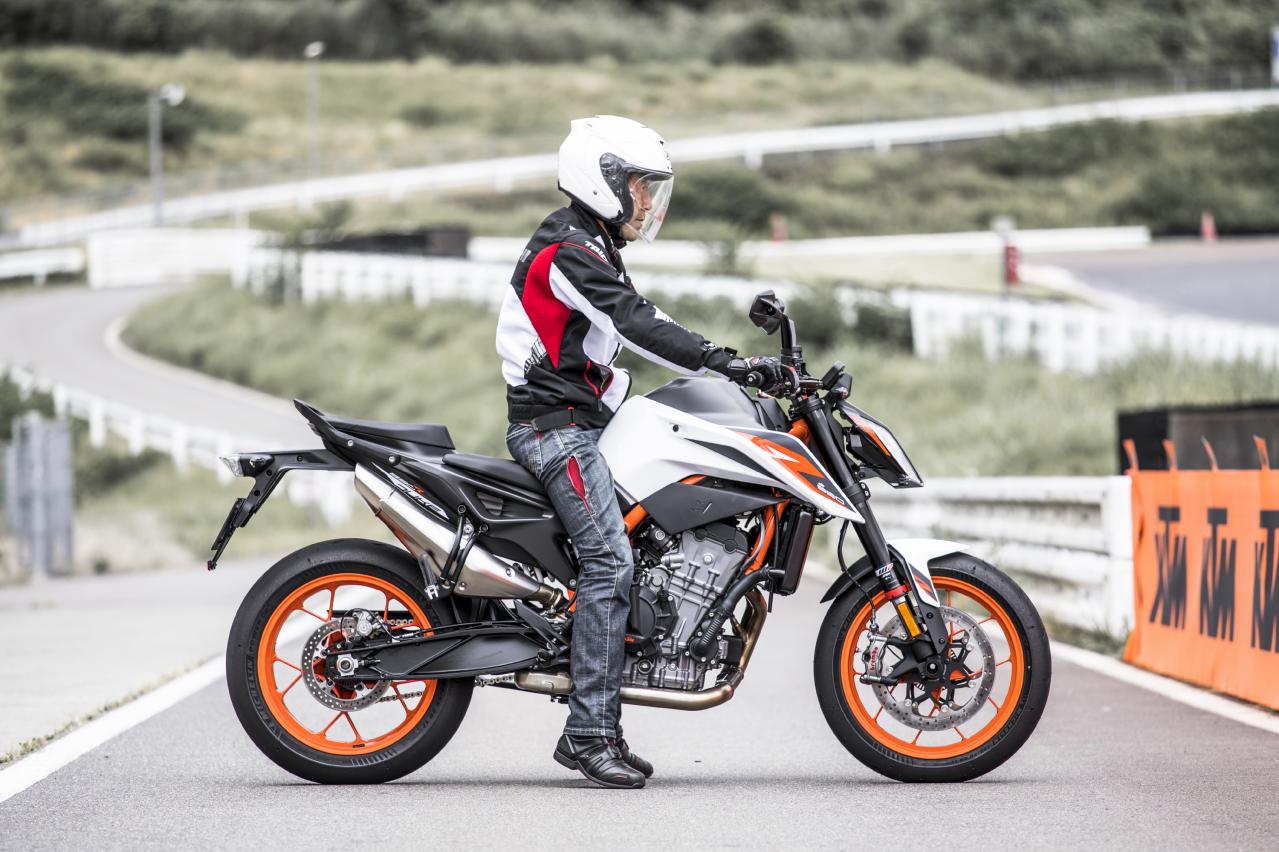 KTM890/790 左リア フットレスト キャリアー - カウル、フェンダー、外装