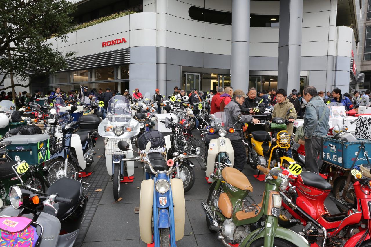 カブ464台が集結 第24回カフェカブミーティング In 青山 年はオンラインイベントとして開催 Motor Fan Bikes モータファンバイクス